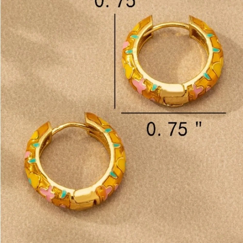 Green Floral Huggies Earrings (9016)